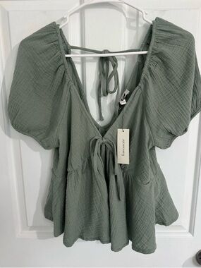 Francesca's Collections Sage Green Tie-Front Peplum Blouse